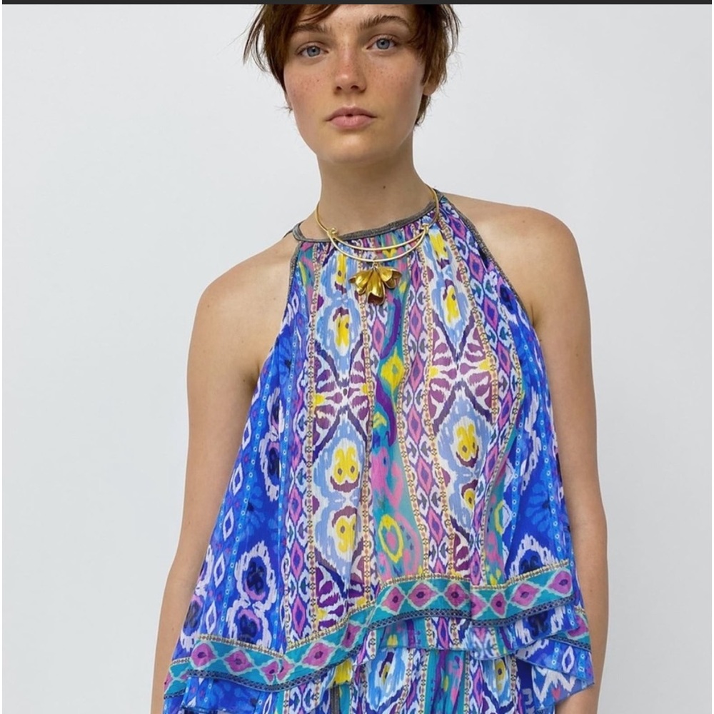 🔥NWT ZARA PRINTED HALTER TOP Asymmetric hem. Back opening with button closure.